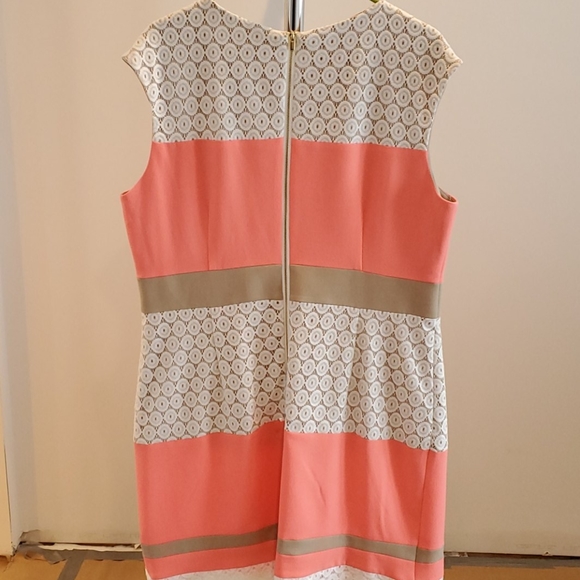 Dress - Picture 4 of 4